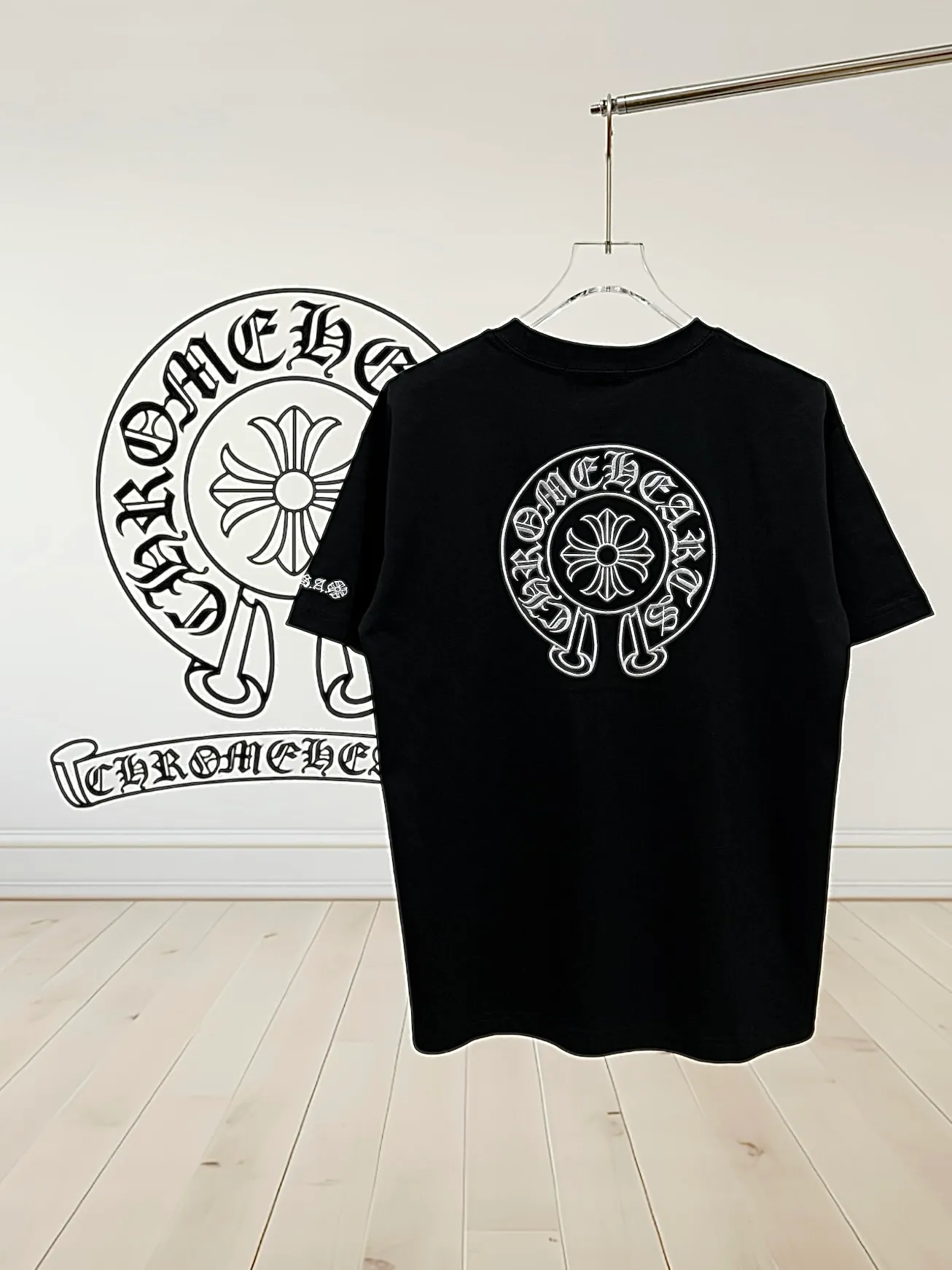 🅿️190 [High quality] Chrome hearts ss25 new first release latest short-sleeved round neck t-shirt, high-end customization, avant-garde and fashionable design! The brand logo is applied to the front and back cuffs using 100,000 needle embroidery techniques. High-end customized 280g fabric. Soft to the touch. Comfortable to wear. Exquisite stitching. Fine workmanship. The upper body effect is incomparably handsome! Same style for men and women, color: white, black size: S to xL